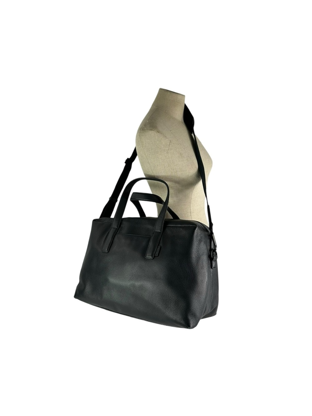 Genuine AWAY The Everywhere Bag Black Leather Travel Bag Weekender Carry On - Picture 2 of 15